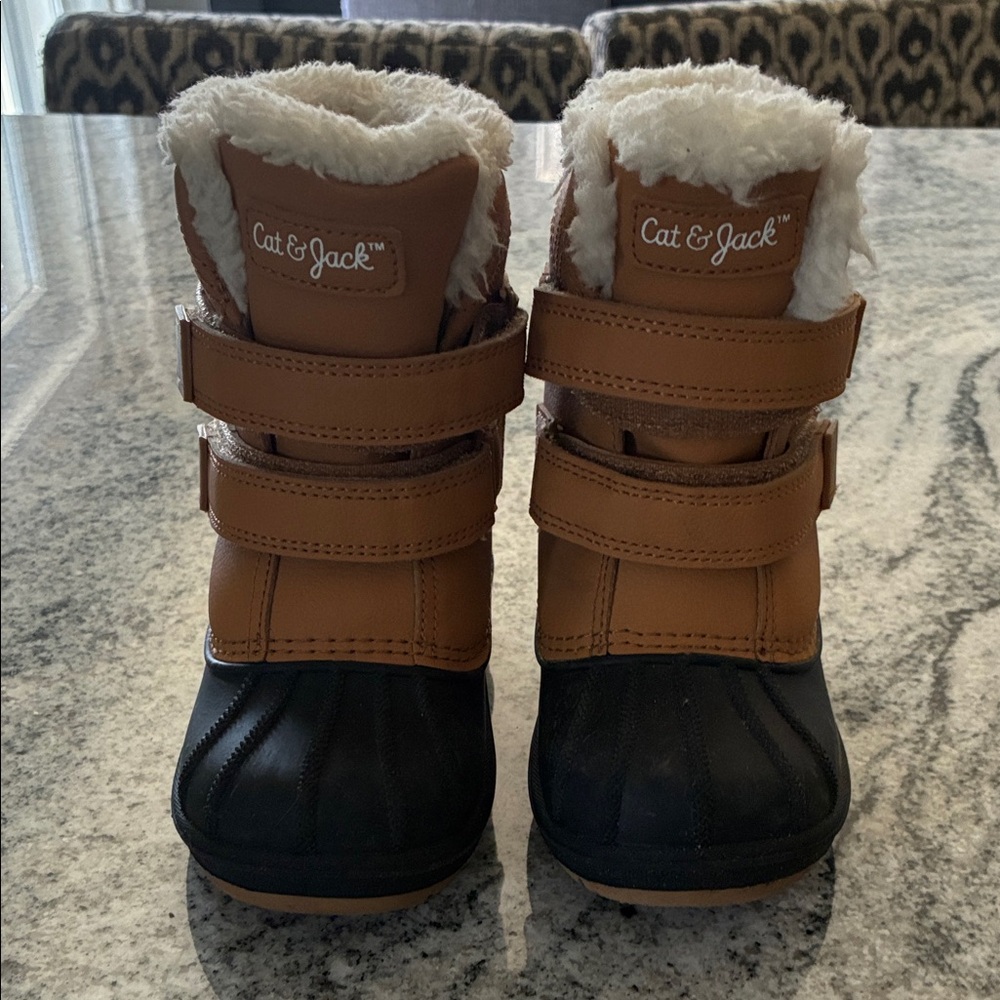 Cat & Jack Tan and Black Kids' Boots l 8